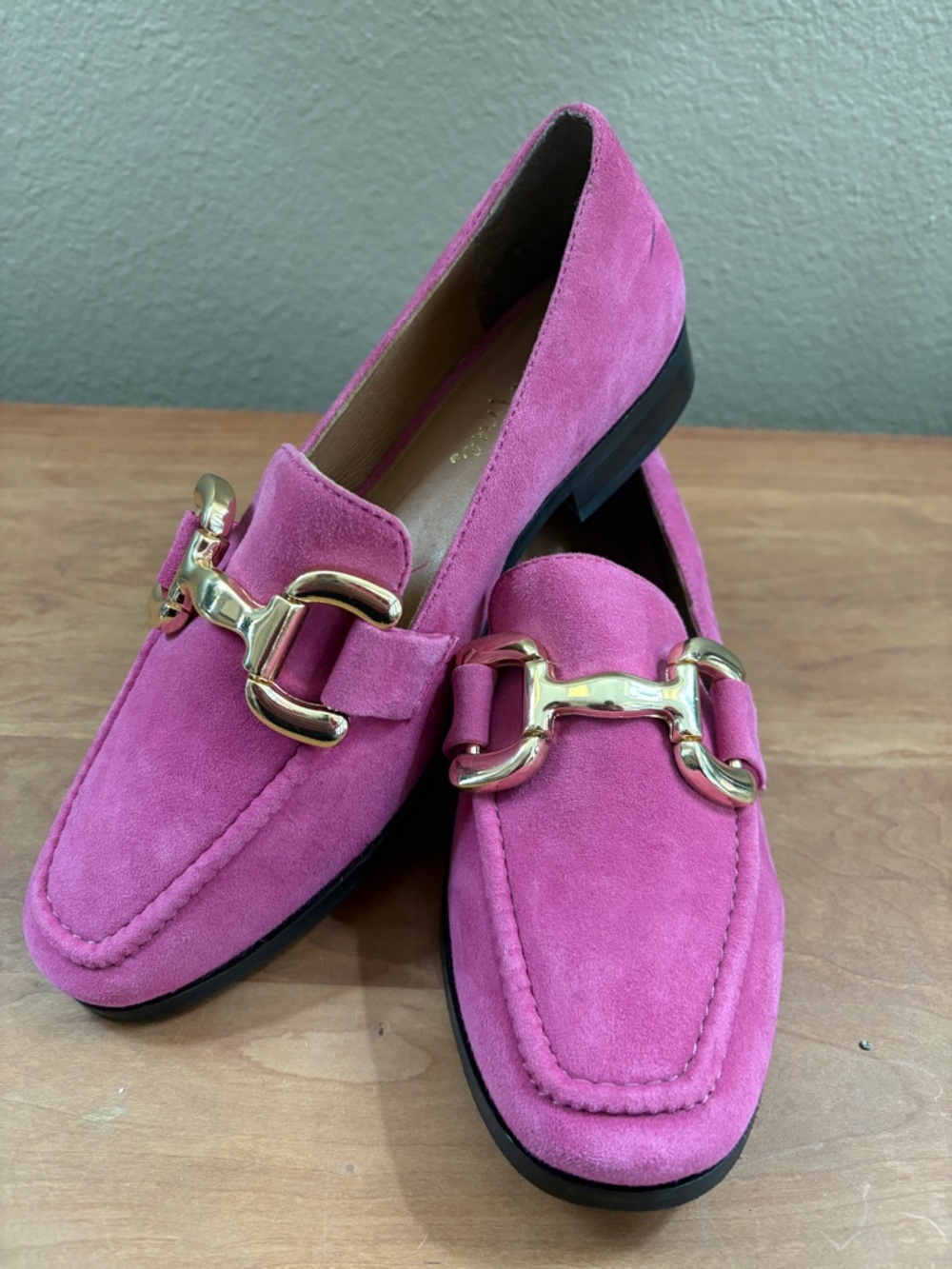 Diba True About It Slip On Loafers in Fuchsia Pink & Gold Buckle Accent size 8.5